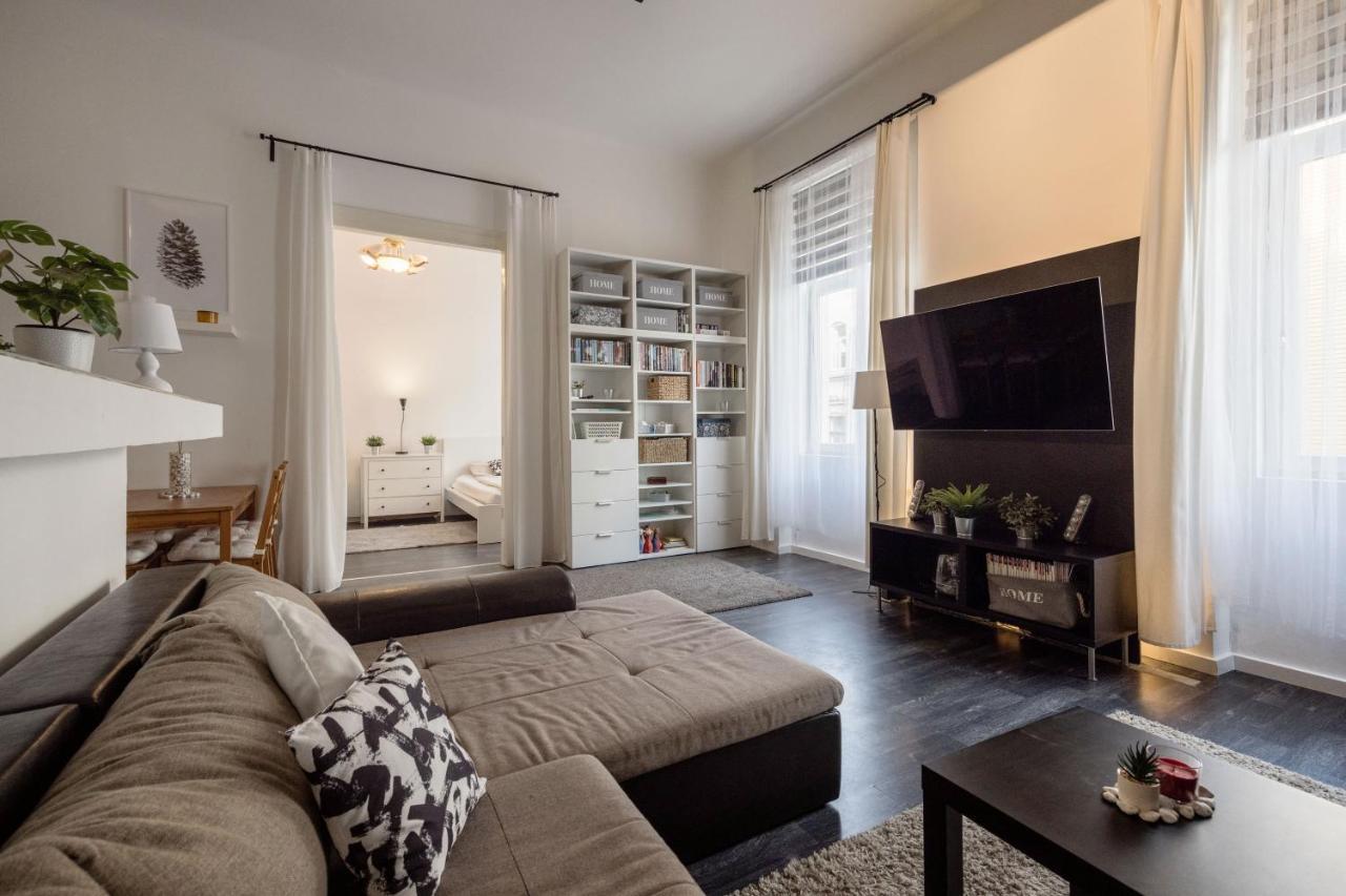 Spacious Apartment Almassy Βουδαπέστη Εξωτερικό φωτογραφία