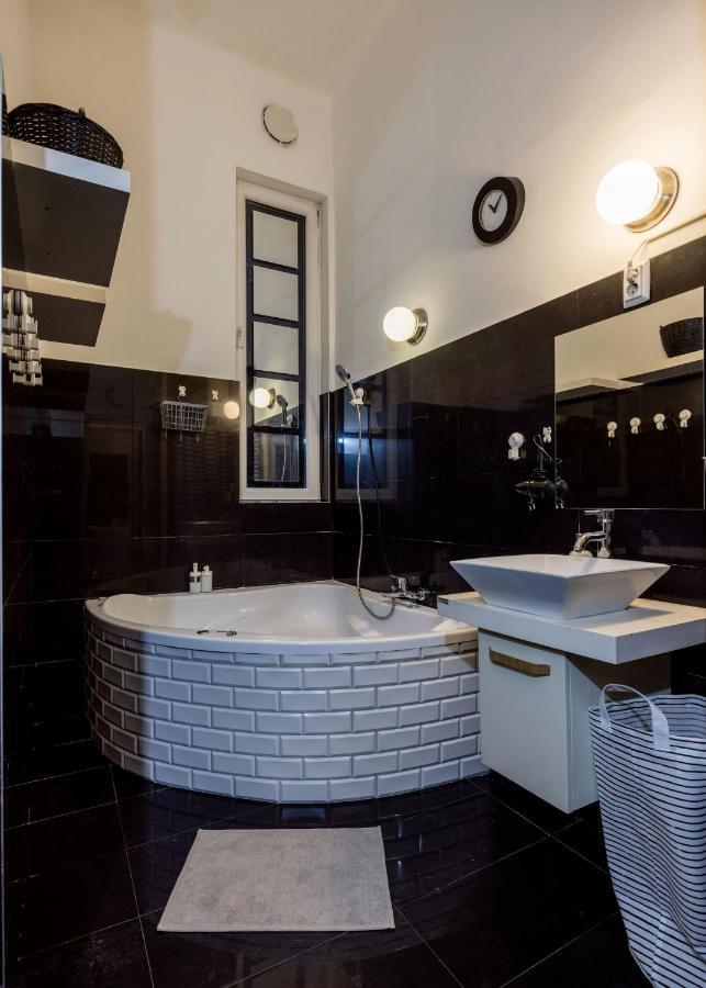 Spacious Apartment Almassy Βουδαπέστη Εξωτερικό φωτογραφία